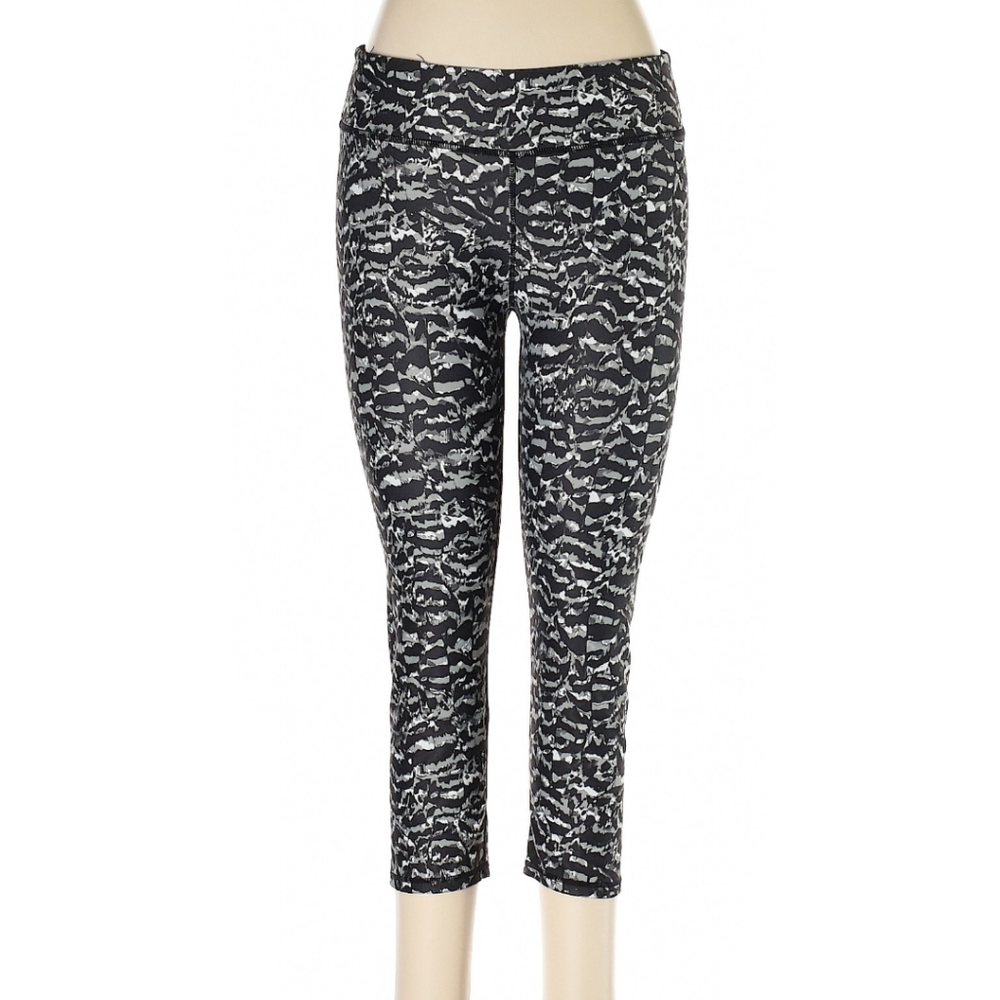 Fabletics Define Mid-Rise Capri - image 3